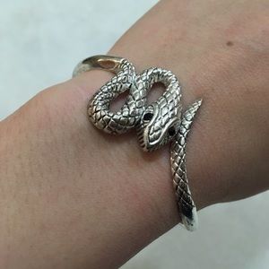 📣2/$30📣NWOT silver tone snake cuff bracelet 🐍🐍